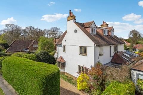 Lychgate House, 34 Austenway, Chalfont St Peter, Gerrards Cross, SL9 8NW