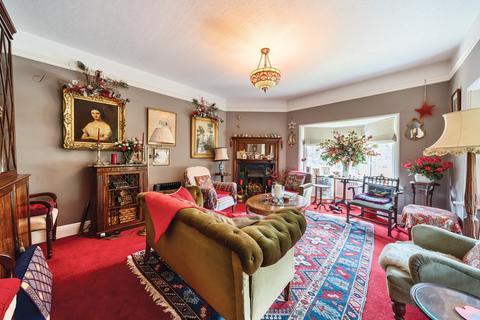 Lychgate House, 34 Austenway, Chalfont St Peter, Gerrards Cross, SL9 8NW