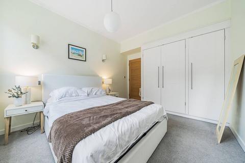 Flat 4, 14 Quarry Street, Guildford, GU1 3UY