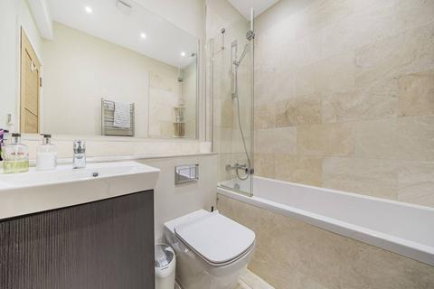 Flat 4, 14 Quarry Street, Guildford, GU1 3UY