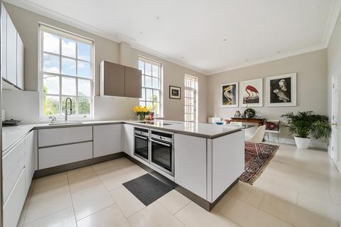 4 bedroom terraced house for sale, Peninsula Square, Winchester, Hampshire, SO23