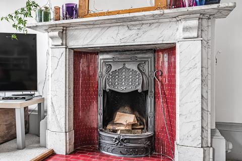 9 Market Square, Crewkerne, TA18 7LE