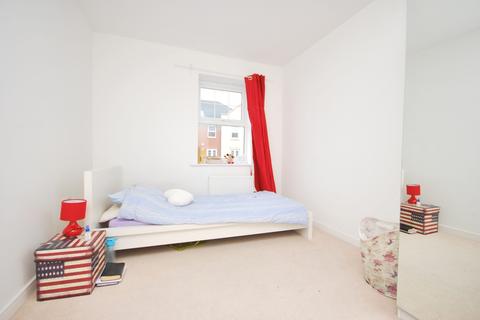 2 bedroom flat to rent, Wells View Drive Bromley BR2