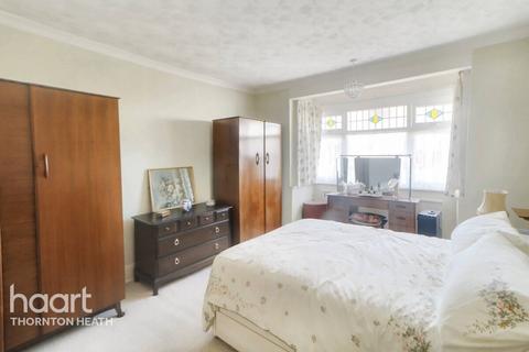 3 bedroom semi-detached house for sale, Hobart Gardens, Thornton Heath