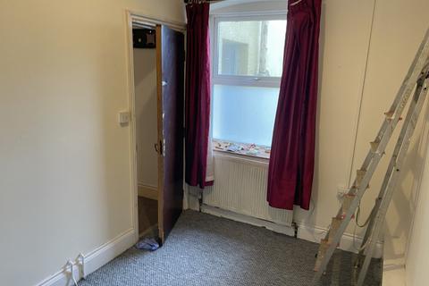 1 bedroom flat to rent, Sticklepath Terrace, Barnstaple, EX31