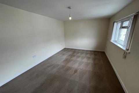 2 bedroom flat to rent, South Street, South Molton, EX36 4AG