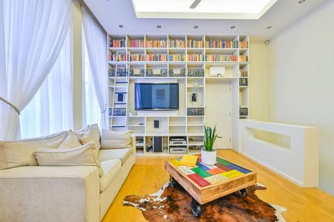 2 bedroom flat to rent, Berners Street, Fitzrovia, London, W1T
