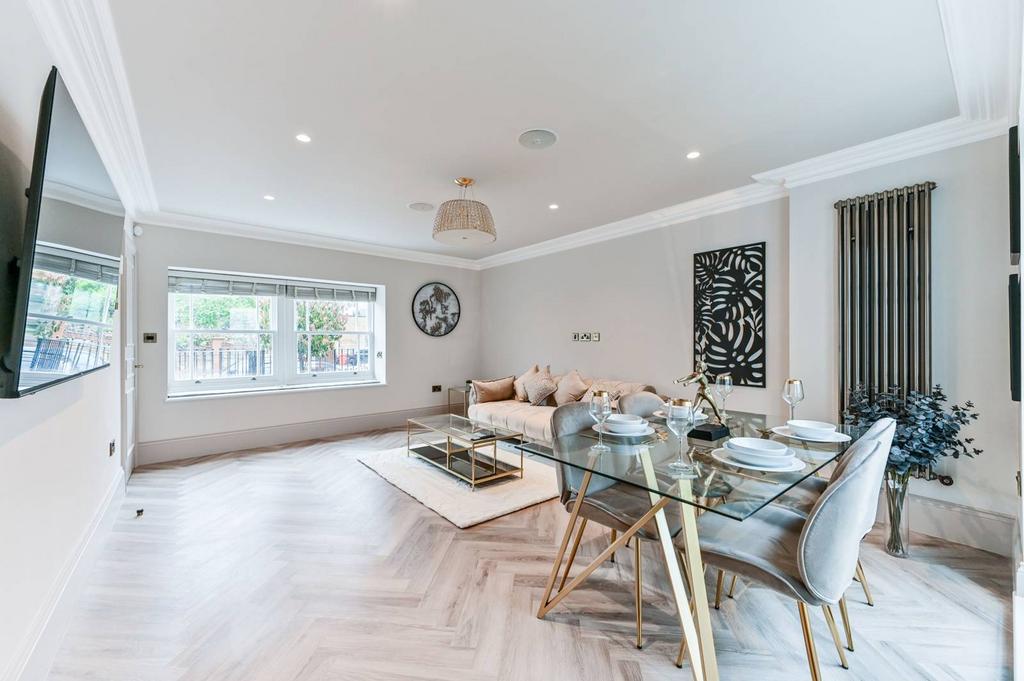 Queensthorpe Mews, Sydenham SE26 2 bed house for sale £599,999