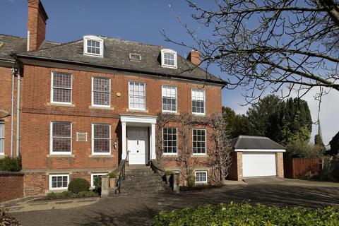 6 bedroom end of terrace house for sale, Newent, Gloucestershire, GL18