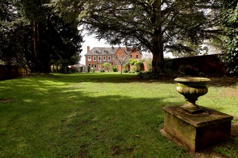 6 bedroom end of terrace house for sale, Newent, Gloucestershire, GL18