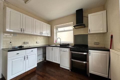 2 bedroom maisonette to rent, Carshalton Grove, Carshalton Grove, Sutton, Surrey, SM1