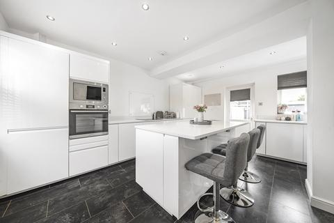 20 Elmerside Road, Beckenham, BR3 4AJ