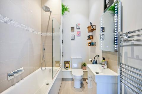 Flat 4, 20 Seaton Road, Whitton, Twickenham, TW2 7AT