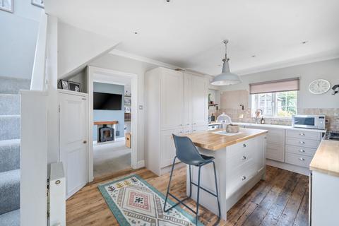 28 Coronation Road, Tetbury, GL8 8AR
