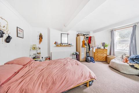 3 bedroom flat for sale, Oakfield Road, Stroud Green