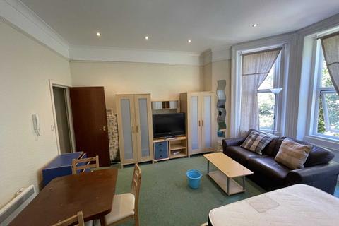 Studio to rent, Durley Gardens, Bournemouth BH2