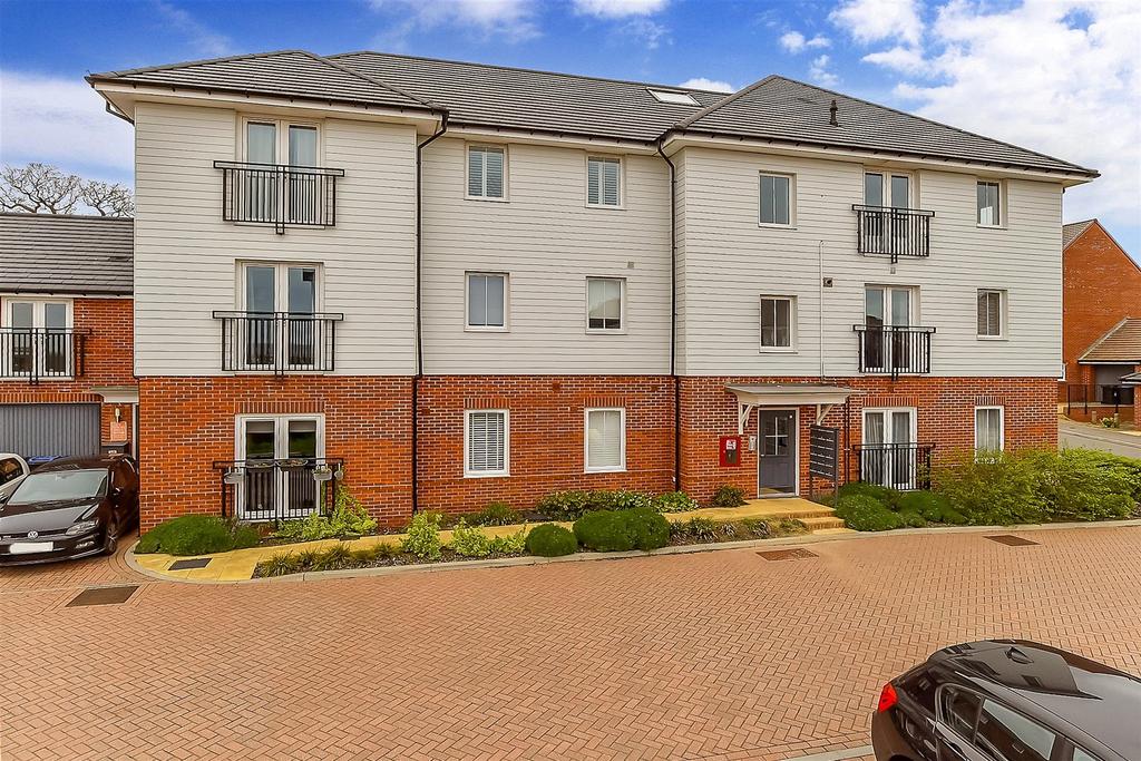 Virginia Drive, Haywards Heath, West Sussex 1 bed apartment for sale