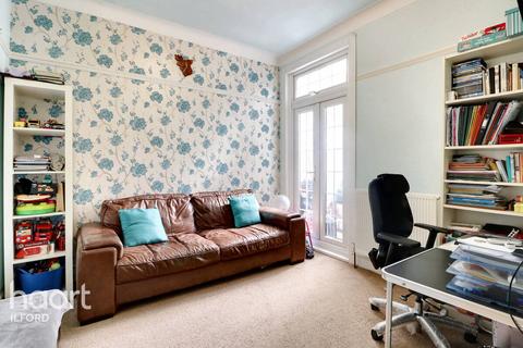 121 Courtland Avenue, Ilford, IG1 3DR