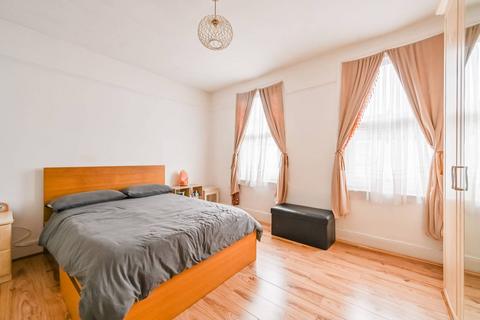 39 Albion Road, London, E17 3HY