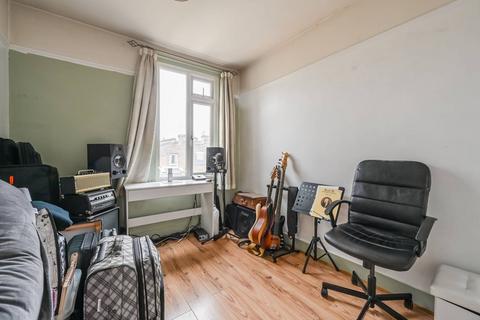 39 Albion Road, London, E17 3HY