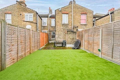 39 Albion Road, London, E17 3HY