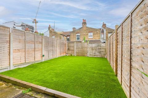 39 Albion Road, London, E17 3HY