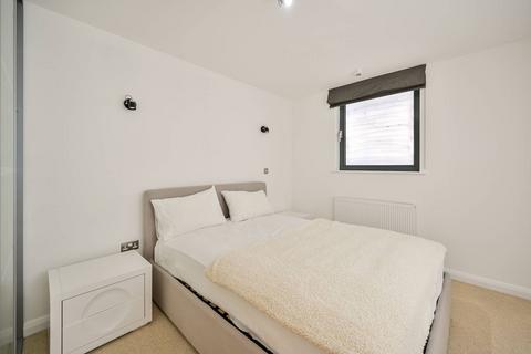 3 bedroom flat for sale, Stanley Road, Merton, London, SW19
