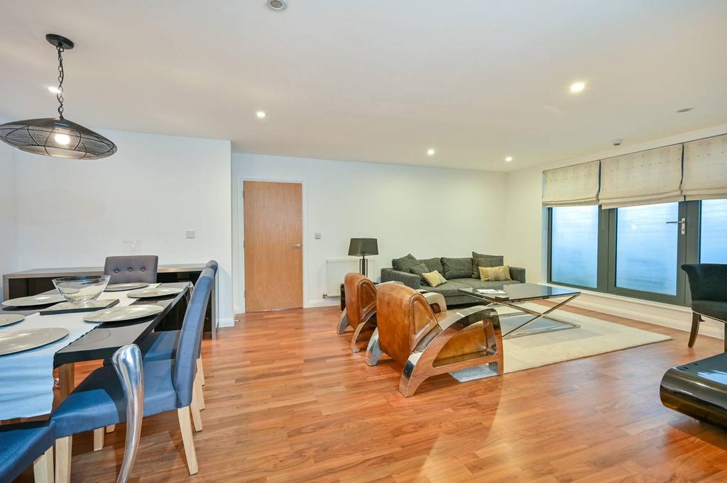 Stanley Road, Merton, London, SW19 3 bed flat for sale £750,000