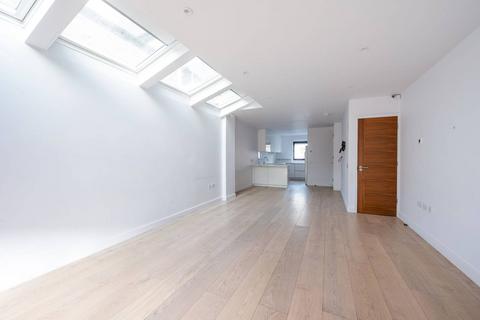 4 bedroom terraced house to rent, Newton Road, Wimbledon, London, SW19