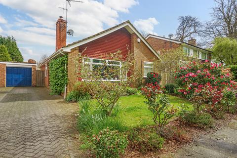 26 Chestnut Way, Godalming, GU7 1TS