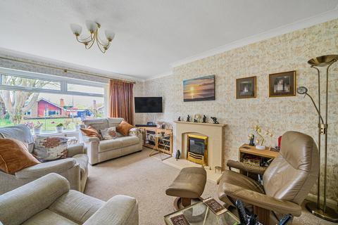 26 Chestnut Way, Godalming, GU7 1TS