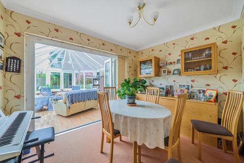 26 Chestnut Way, Godalming, GU7 1TS