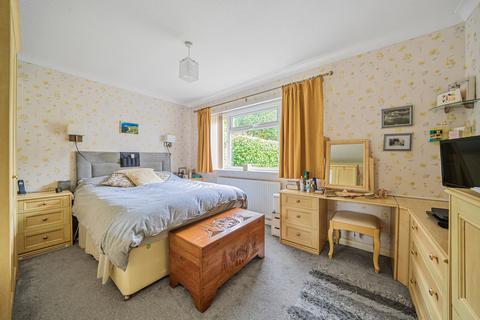26 Chestnut Way, Godalming, GU7 1TS