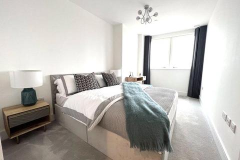 1 bedroom apartment to rent, Healum Avenue, Southall, UB2