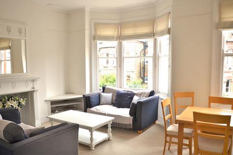 2 bedroom apartment to rent, Cromford Road, London SW18