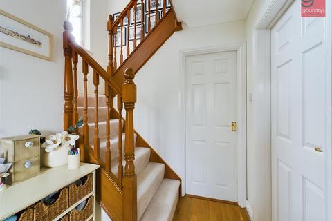 64 Tinney Drive, Truro, TR1 1AQ