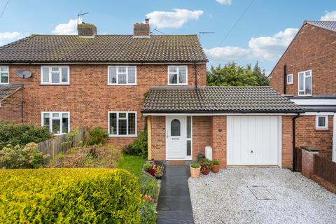 10 Candlemas Mead, Beaconsfield, HP9 1AP