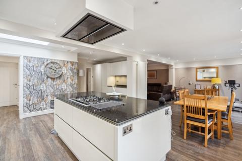 10 Candlemas Mead, Beaconsfield, HP9 1AP