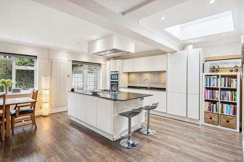 10 Candlemas Mead, Beaconsfield, HP9 1AP