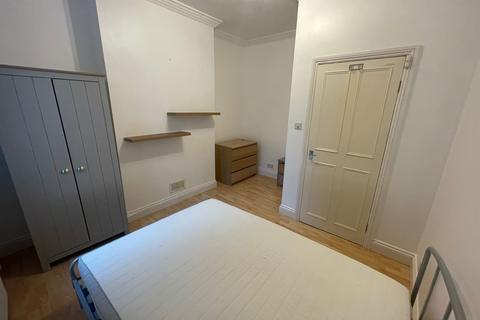 2 bedroom house to rent, 10 Abingdon road
