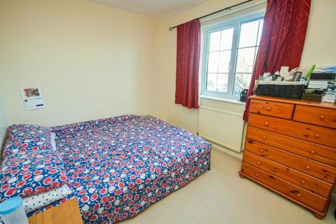 3 bedroom semi-detached house to rent, Mickleborough Way, West Bridgford, Nottingham, Nottinghamshire, NG2