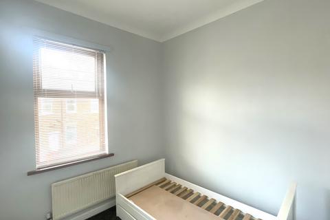 2 bedroom terraced house to rent, Waverley Road, Preston PR1