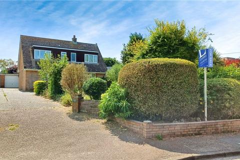 3 bedroom detached house for sale, Pagham Road, Bognor Regis, West Sussex