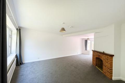 3 bedroom detached house to rent, Desborough Avenue, High Wycombe