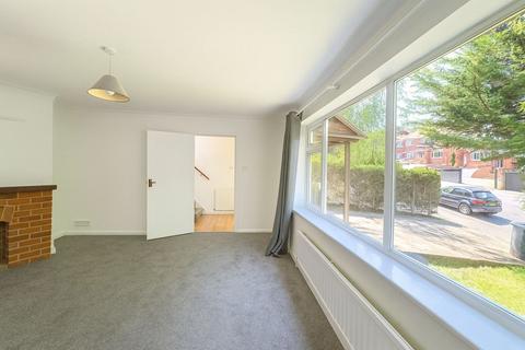 3 bedroom detached house to rent, Desborough Avenue, High Wycombe