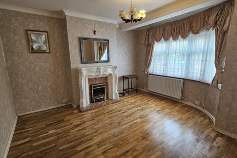 4 bedroom end of terrace house to rent, Portway, Stratford, London, E15