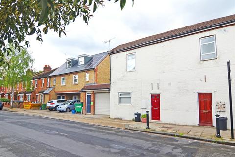 139b Stanley Road, Teddington, TW11 8UF