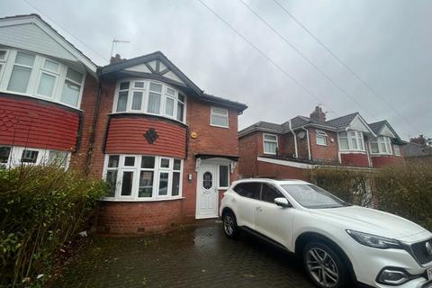 3 bedroom semi-detached house to rent, Arderne Road, Timperley WA15