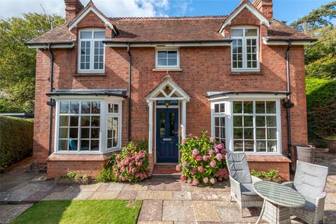 4 bedroom detached house for sale, Kings Road, Malvern WR14