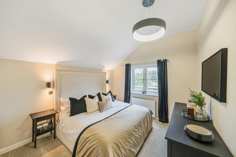 28 Kings Road, Godalming, GU7 3ET